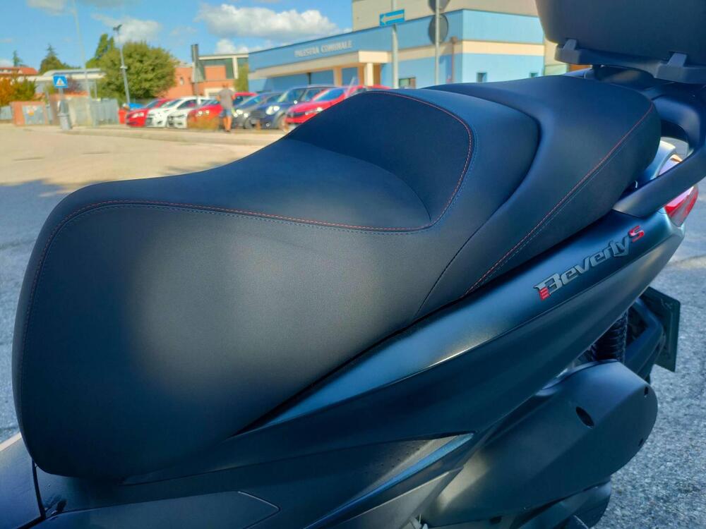 Piaggio Beverly 300 Hpe (2021) (6)