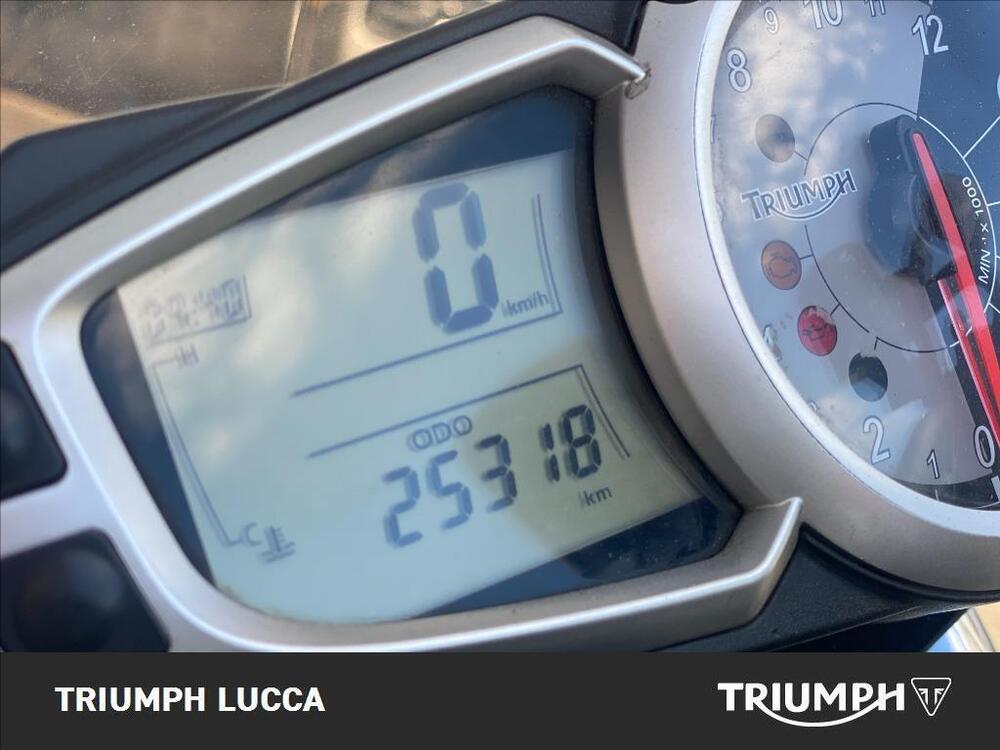 Triumph Speed Triple 1050 (2011 - 13) (7)