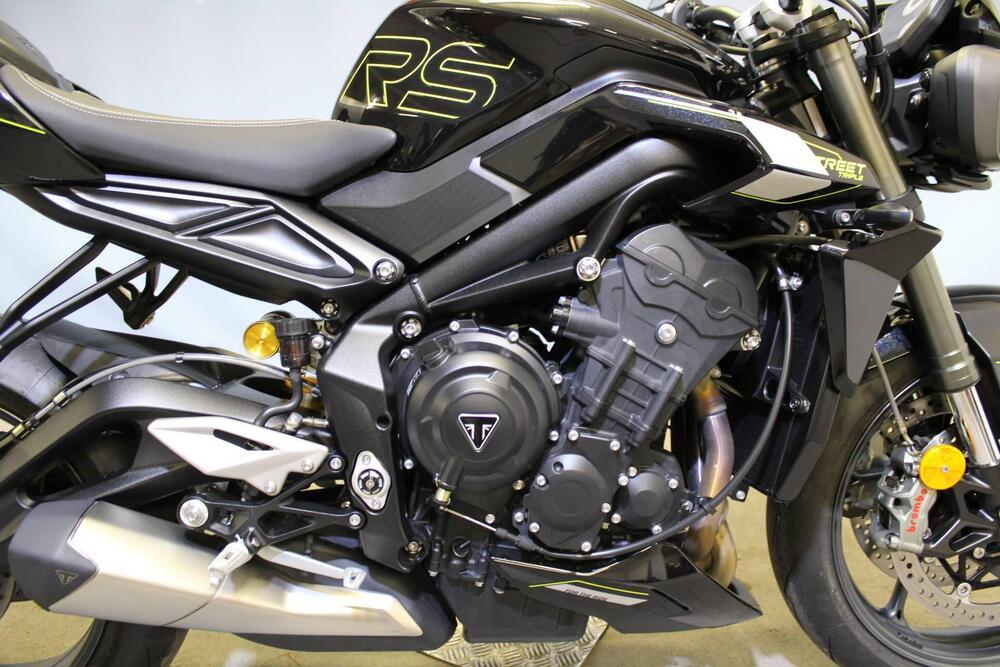 Triumph Street Triple 765 RS (2023 - 26) (9)