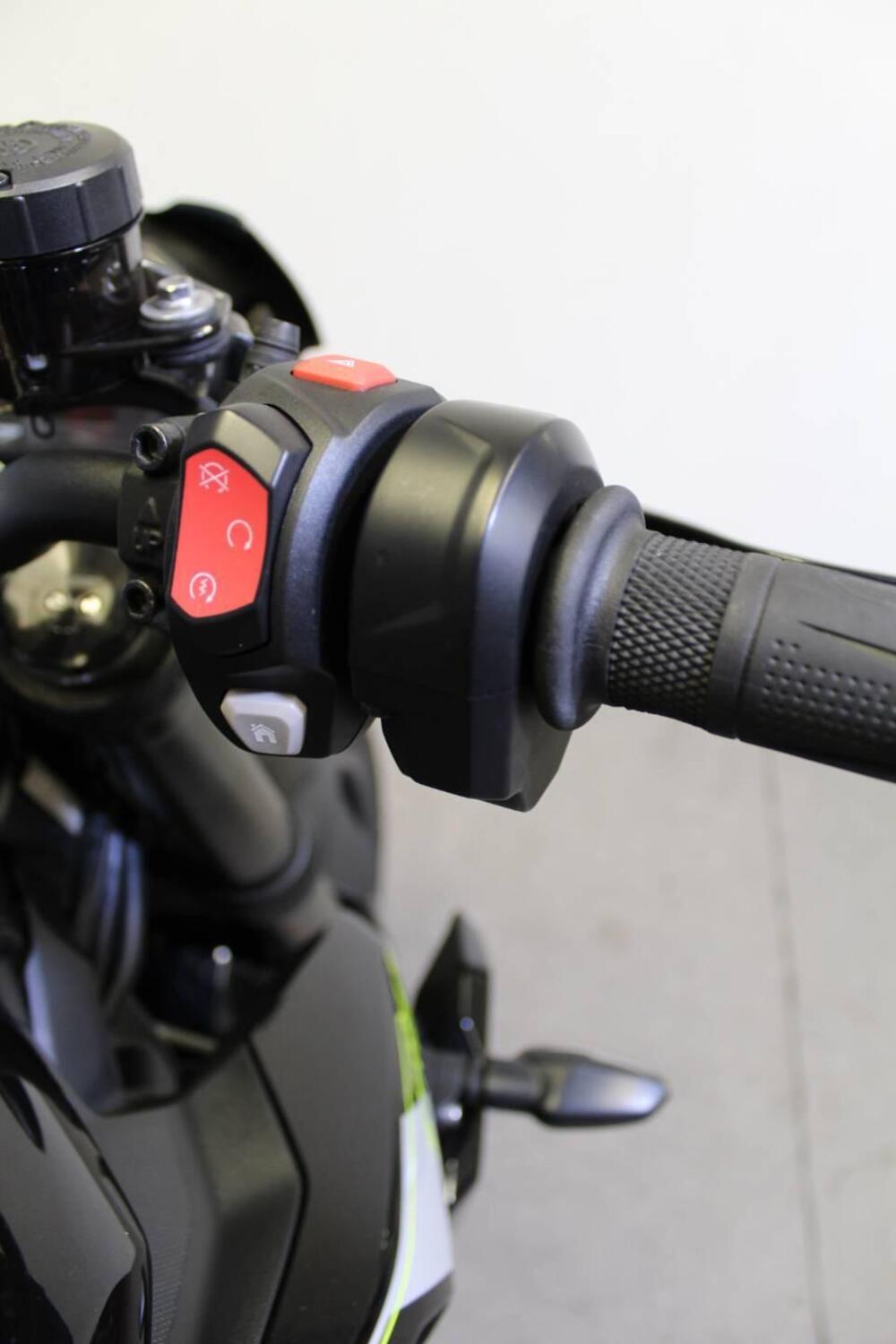 Triumph Street Triple 765 RS (2023 - 26) (11)