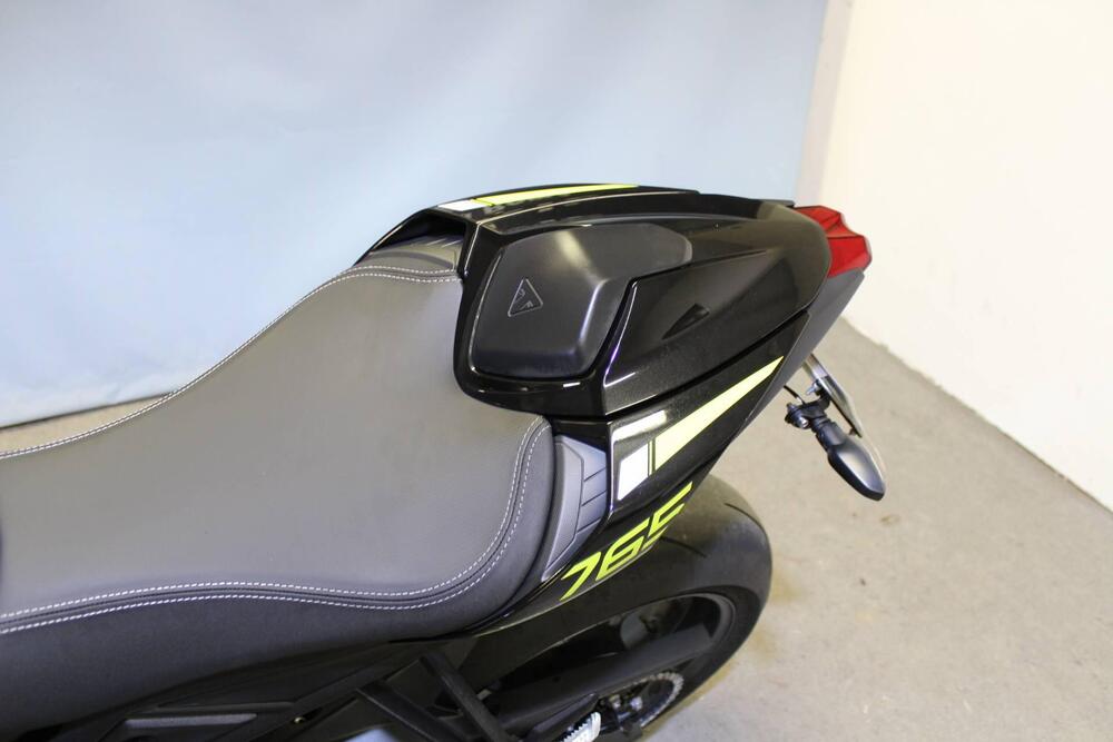 Triumph Street Triple 765 RS (2023 - 26) (17)