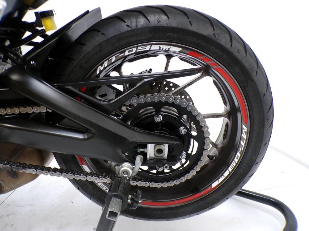 Yamaha MT-09 ABS (2016) (11)