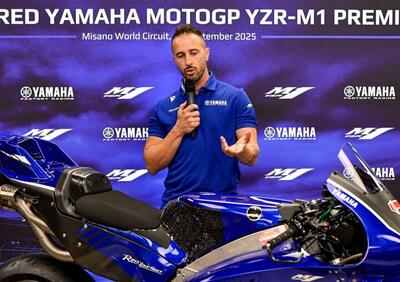 MotoGP 2025. GP di San Marino. Andrea Dovizioso spiega il nuovo V4 Yamaha: Figata, dal primo giro ho capito che potevo frenare come volevo io, con l'altra moto non riuscivo