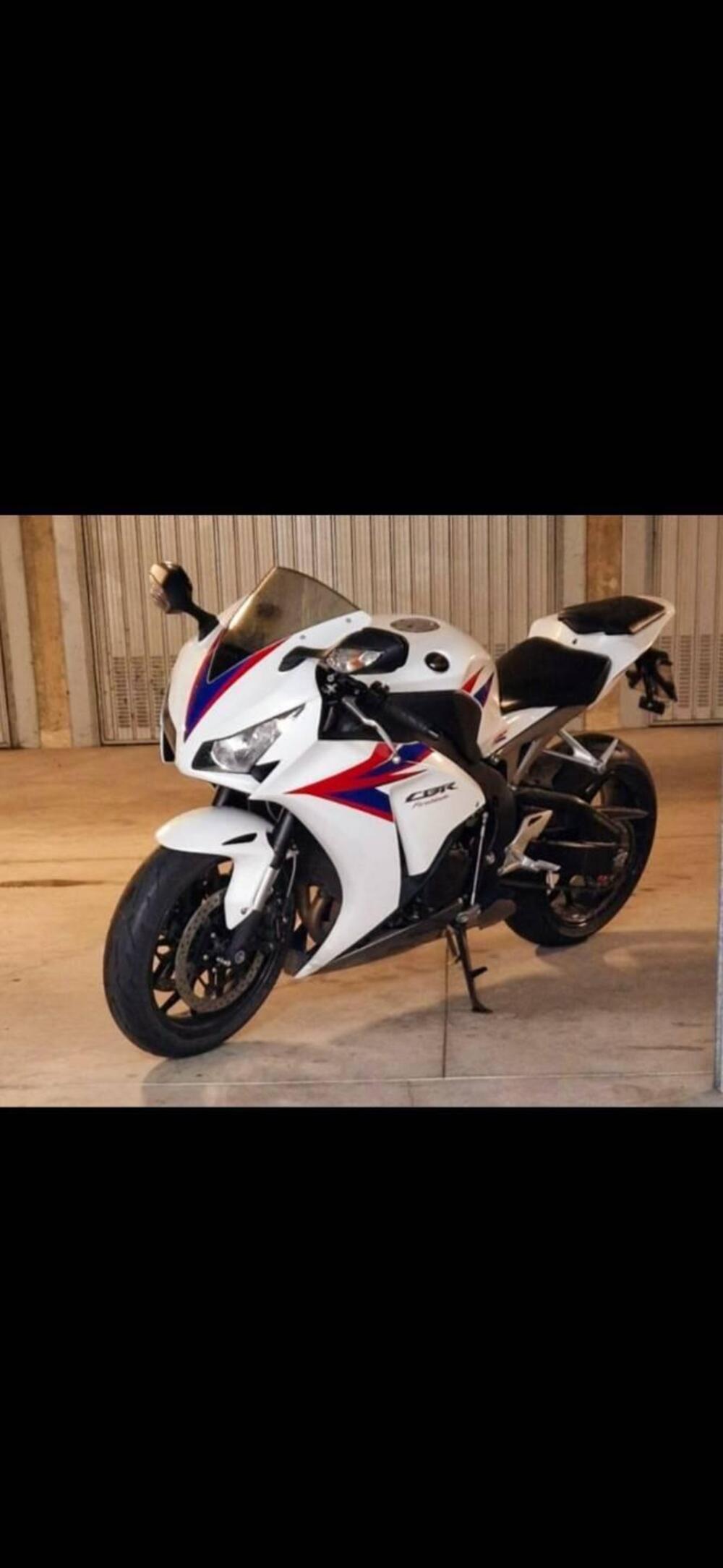 Honda CBR 1000 RR Fireblade (2012 - 16) (2)