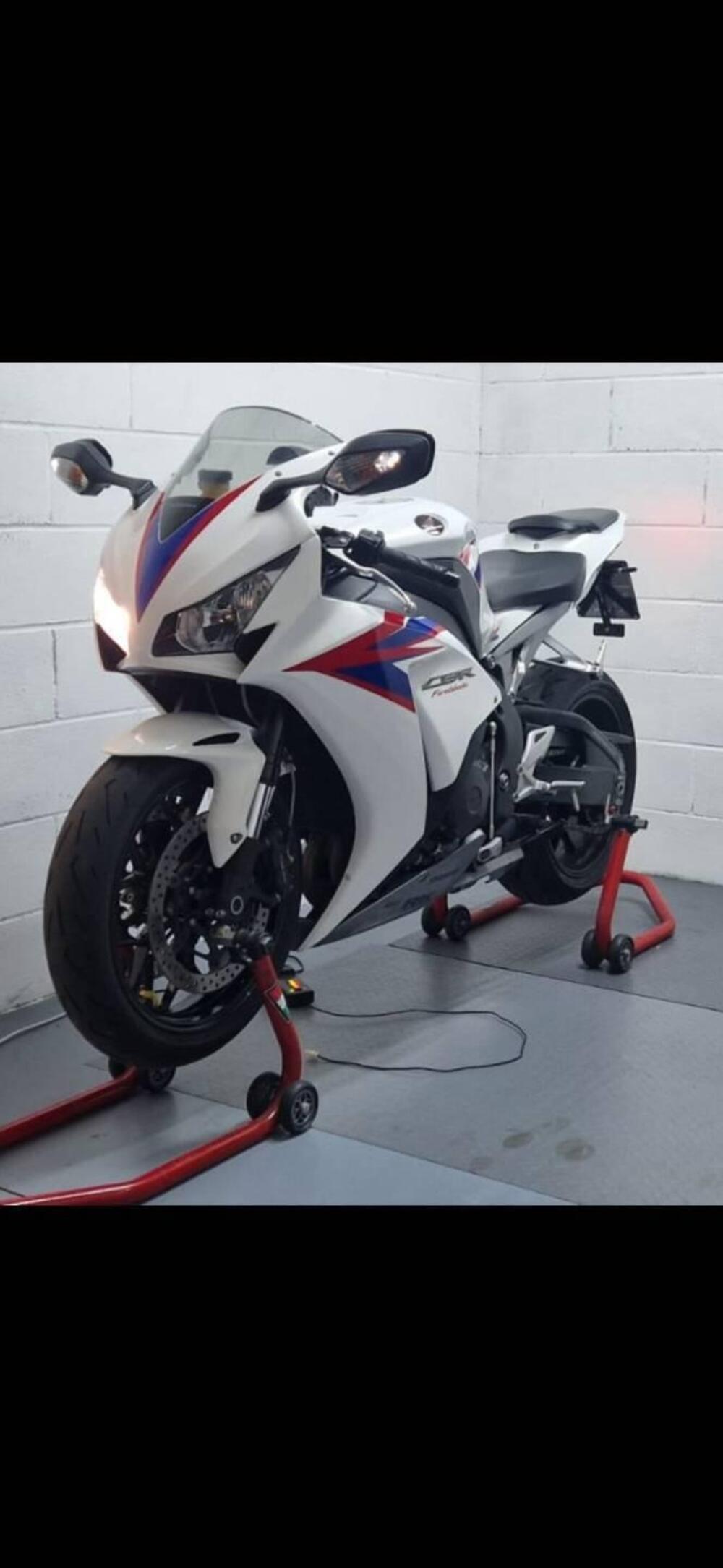 Honda CBR 1000 RR Fireblade (2012 - 16) (3)