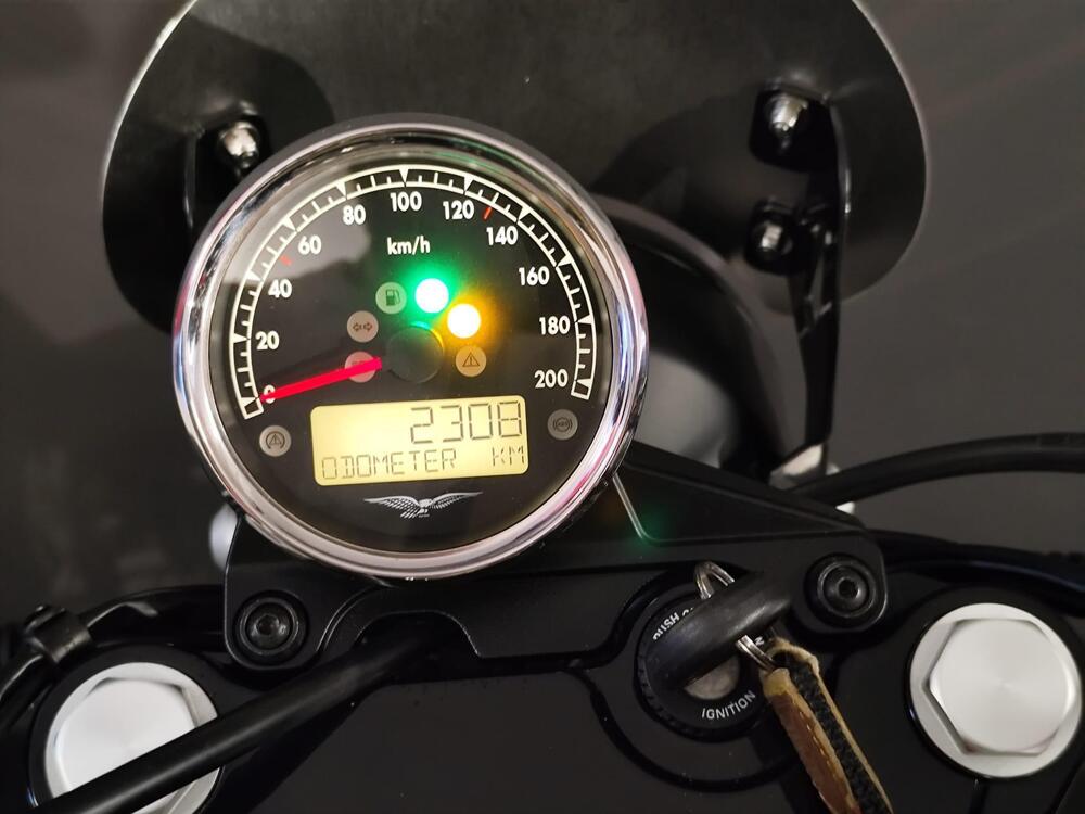 Moto Guzzi V7 III Rough (2018 - 20) (5)