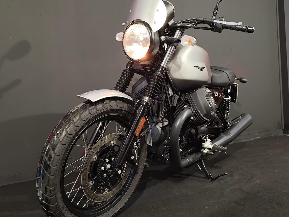 Moto Guzzi V7 III Rough (2018 - 20) (6)