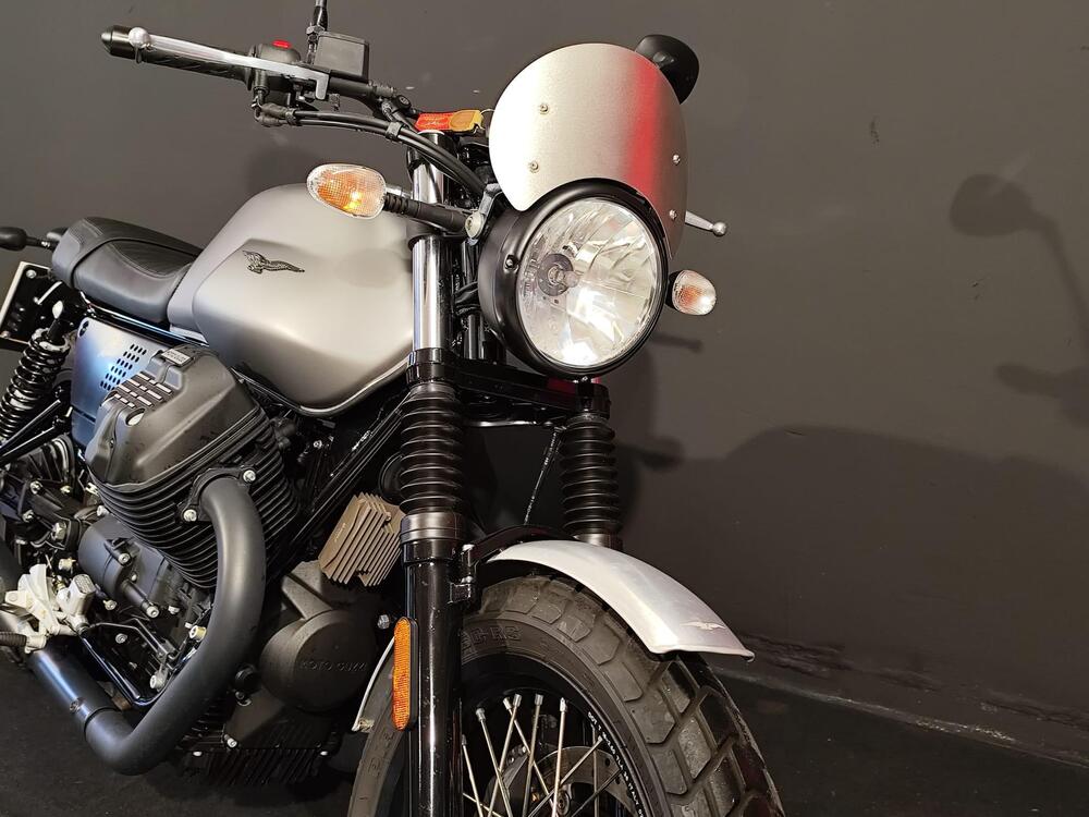 Moto Guzzi V7 III Rough (2018 - 20) (9)