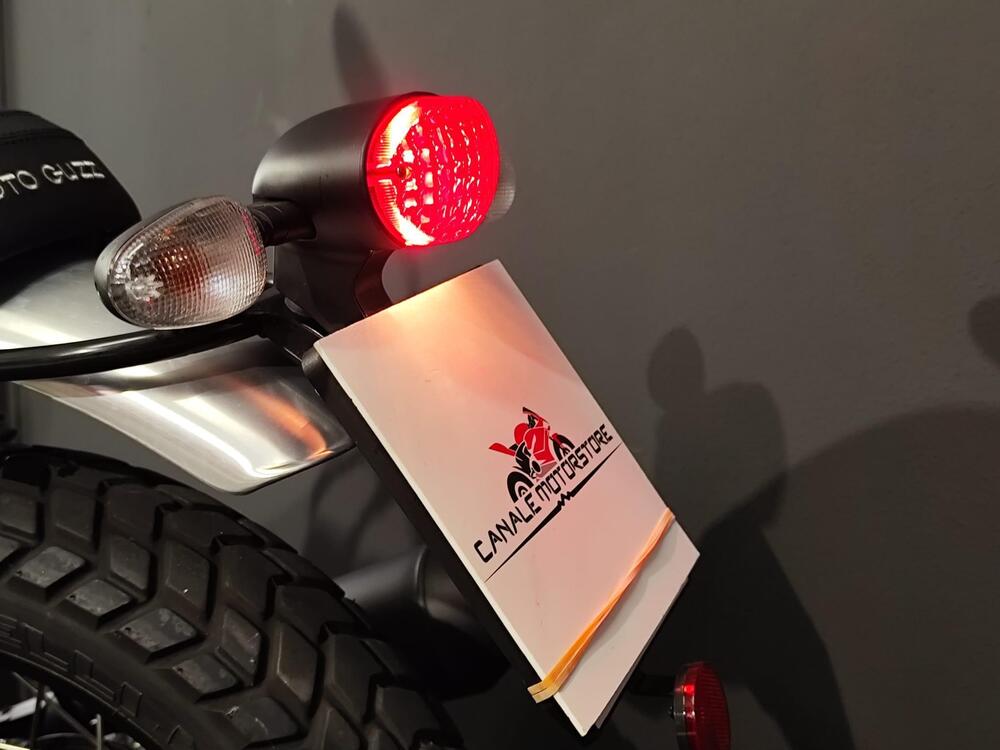 Moto Guzzi V7 III Rough (2018 - 20) (10)