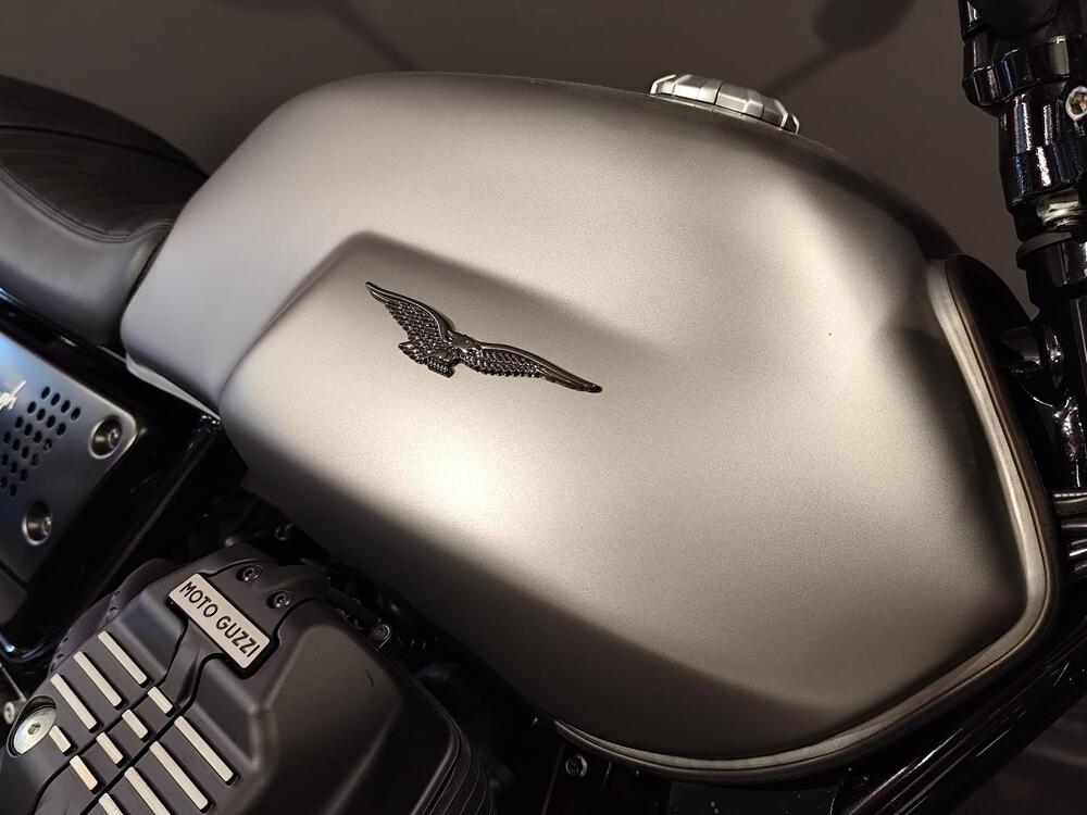 Moto Guzzi V7 III Rough (2018 - 20) (12)