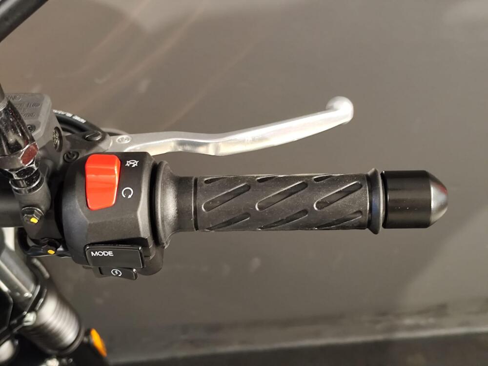 Moto Guzzi V7 III Rough (2018 - 20) (18)