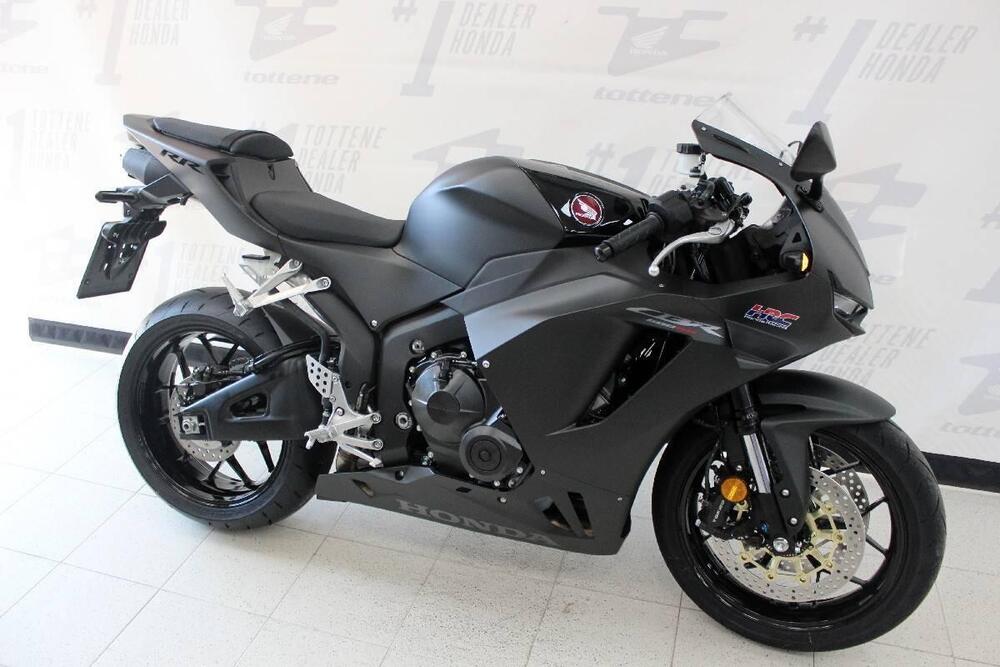 Honda CBR 600 RR (2024 - 26) (3)