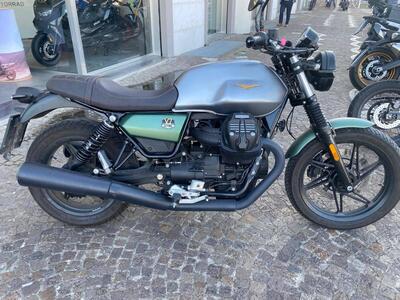 Moto Guzzi V7 Stone (2021 - 24) usata