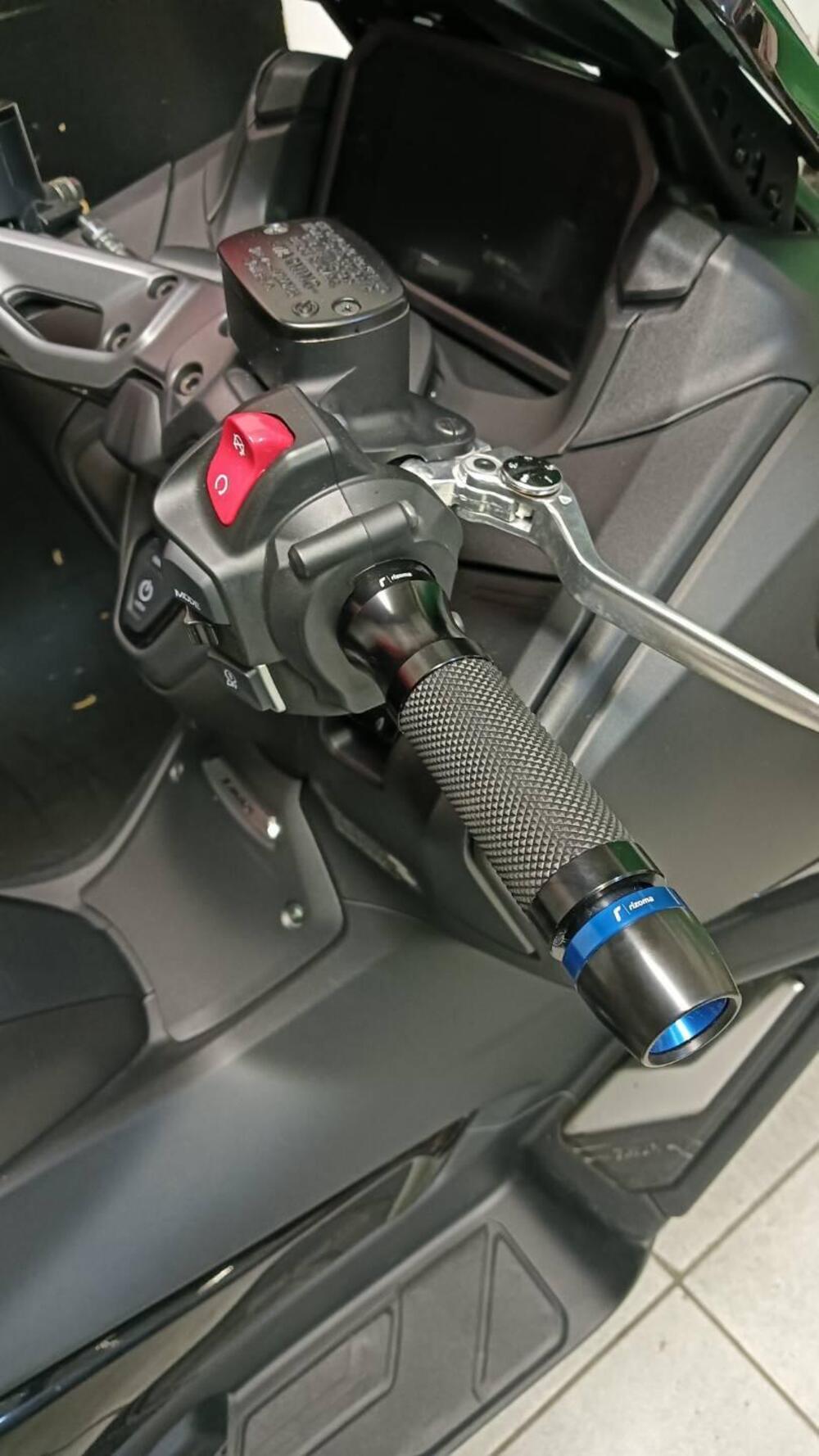 Yamaha T-Max 560 (2022 - 24) (7)