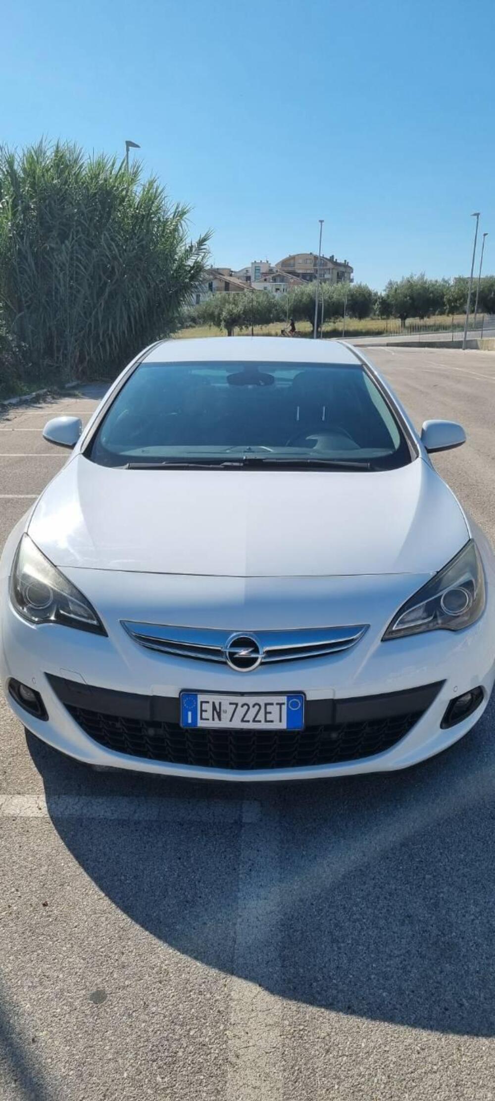 Opel Astra GTC usata a Chieti (3)