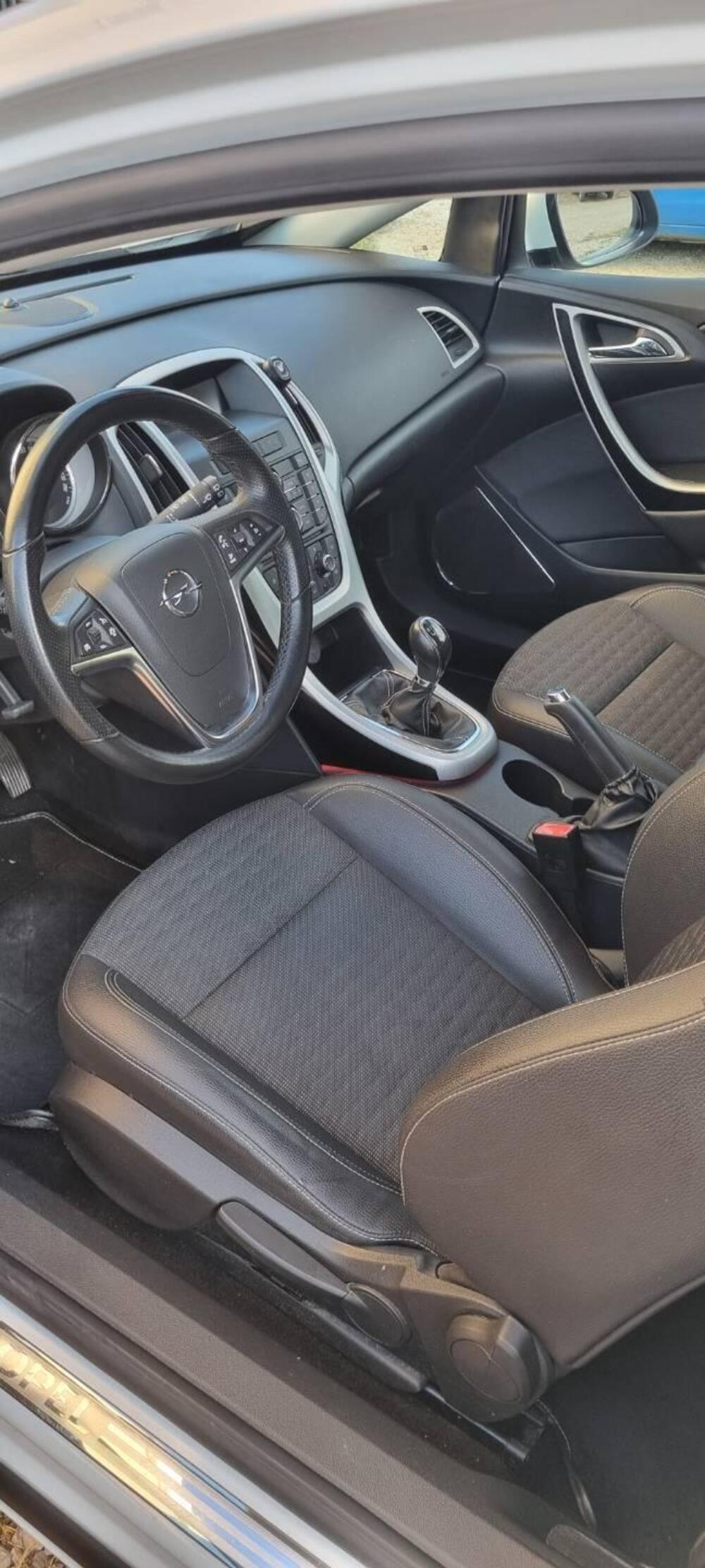Opel Astra GTC usata a Chieti (5)