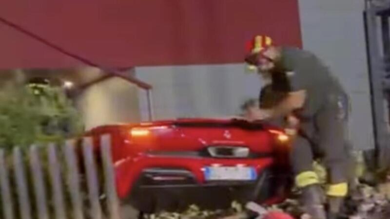 Ferrari 296 contro rotonda: quando 830 cavalli non bastano per girare a sinistra