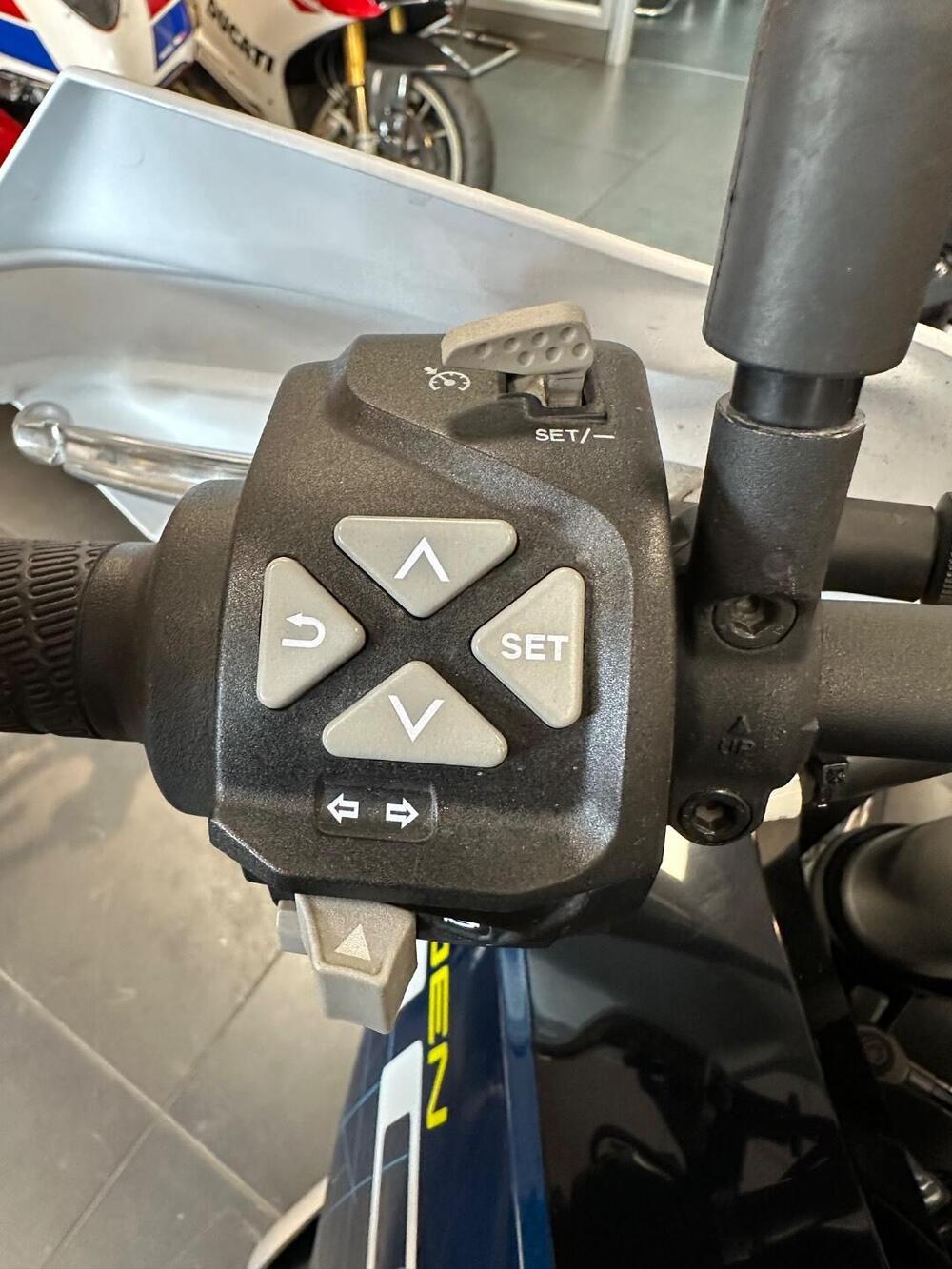 Husqvarna Norden 901 Expedition (2023 - 24) (10)