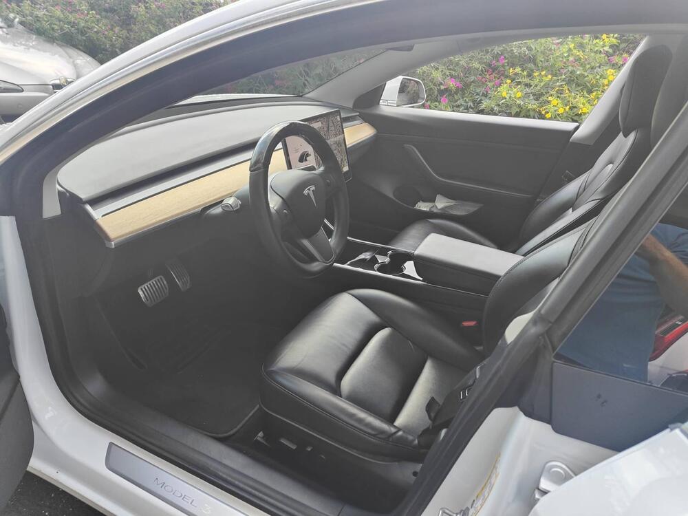 Tesla Model 3 usata a Genova (8)
