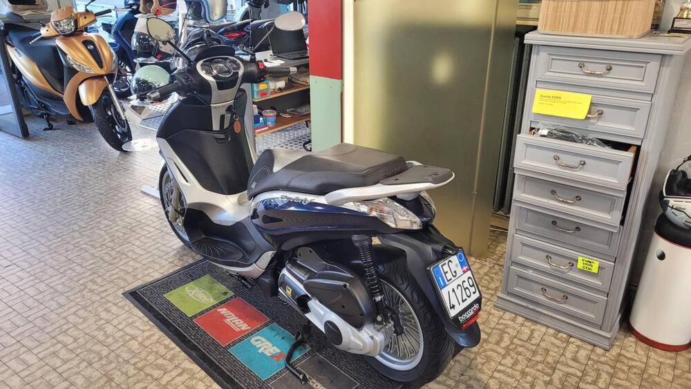 Piaggio Beverly 300 i.e. (2010 - 16) (4)