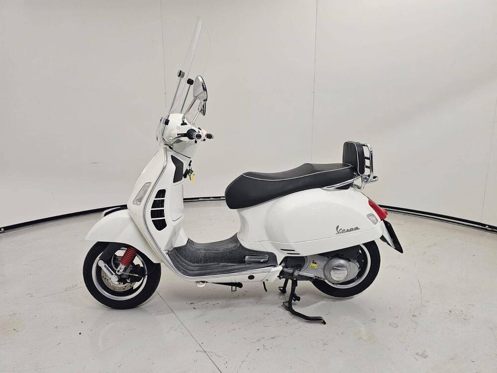 Vespa GTS 300 Super (2008 - 16) (2)