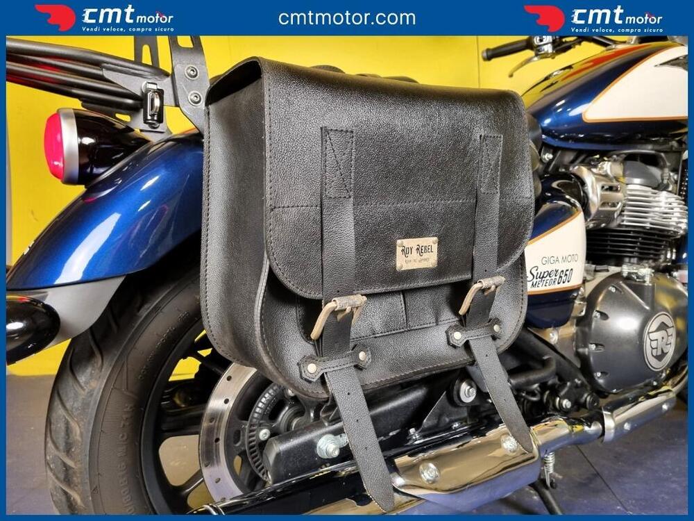 Royal Enfield Super Meteor 650 (2023 - 26) (10)