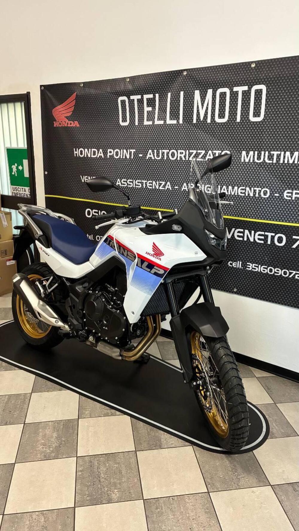 Honda Transalp XL750 (2025) (2)