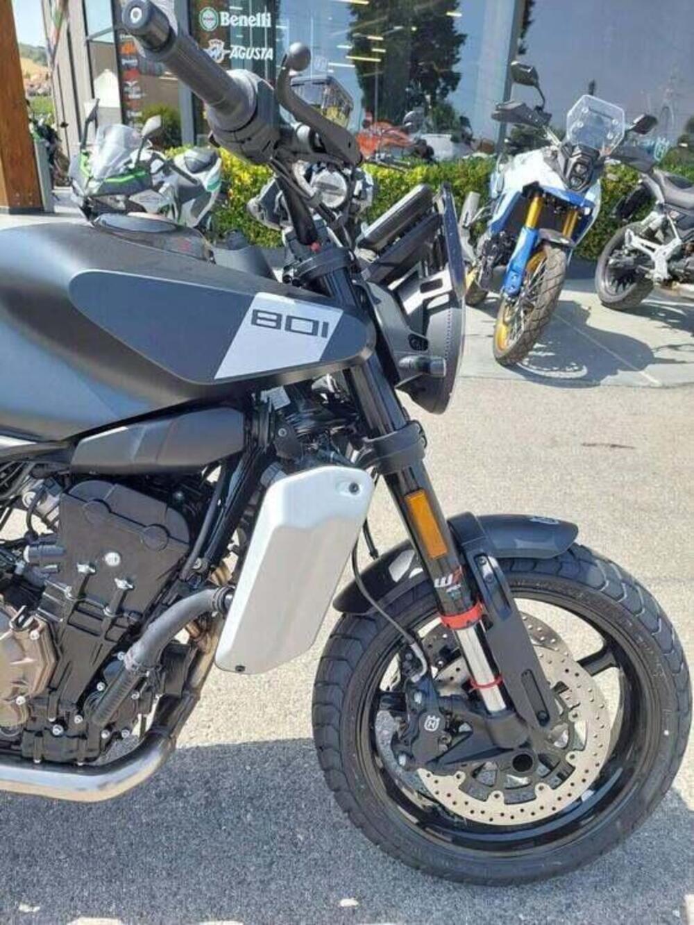 Husqvarna Svartpilen 801 (2024 - 25) (11)