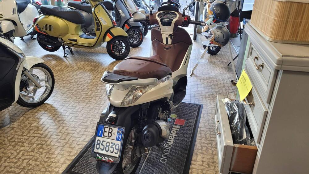 Piaggio Beverly 300 i.e. (2010 - 16) (4)
