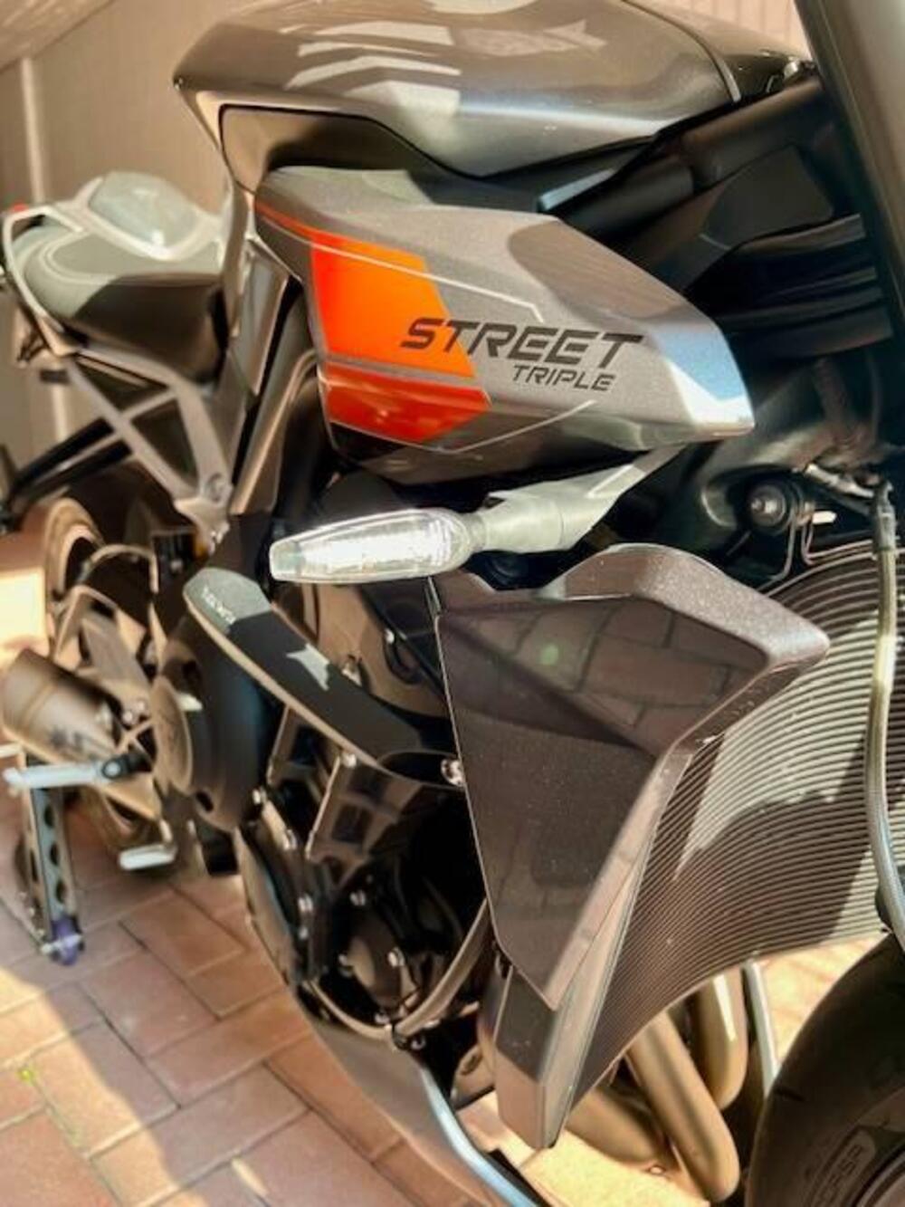 Triumph Street Triple 765 RS (2023 - 26) (15)