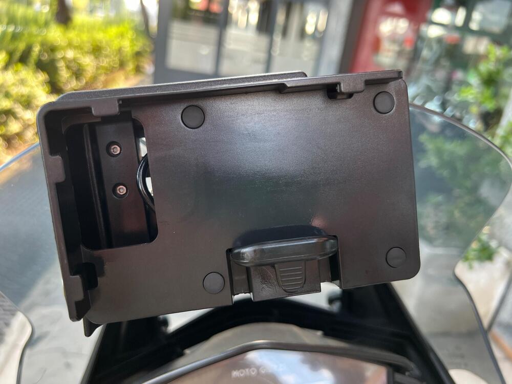 Moto Guzzi V85 TT (2019 - 20) (6)