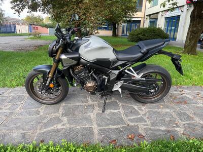 Honda CB 650 R E-Clutch (2024 - 25) usata