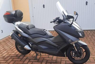 Yamaha T-Max 530 ABS (2015 - 17) usata