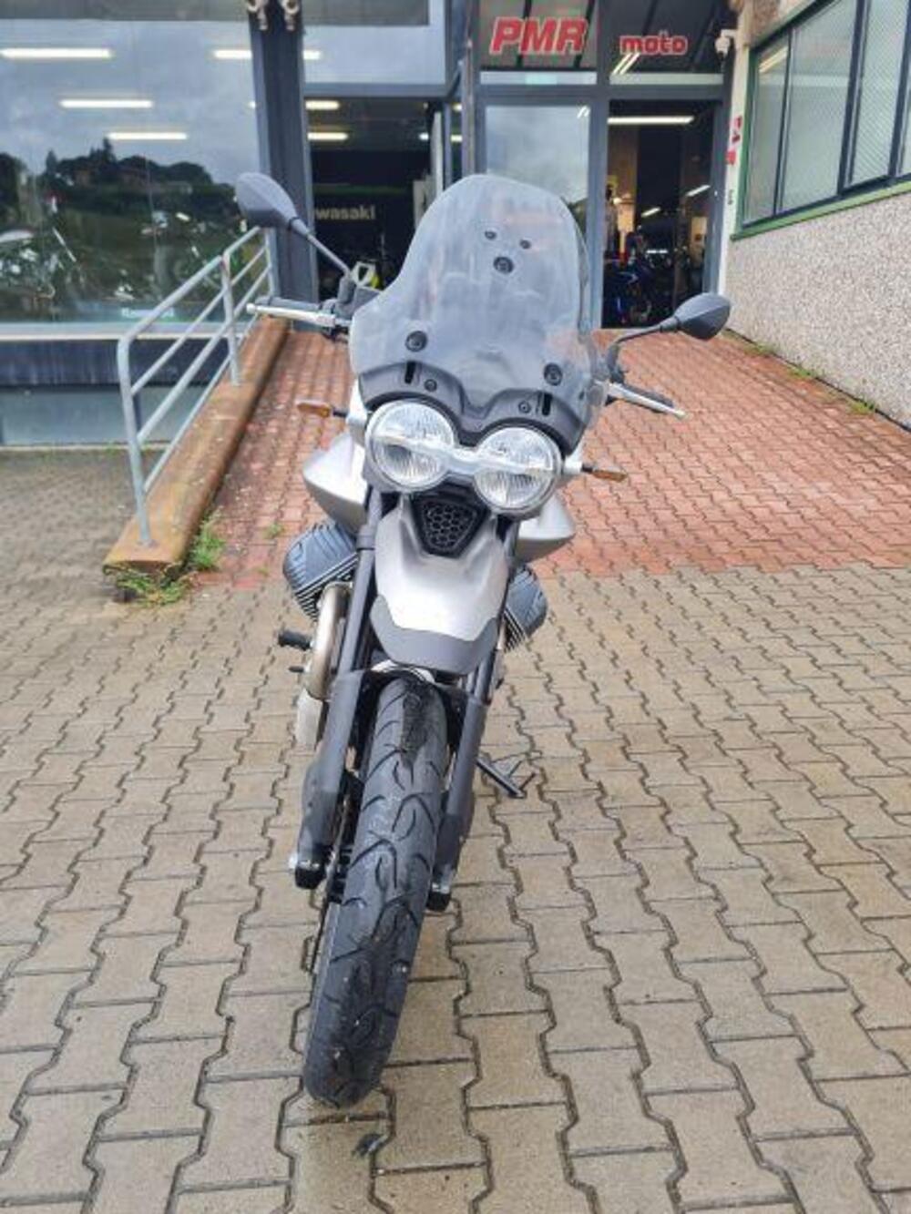 Moto Guzzi V85 Strada (2024 - 26) (5)