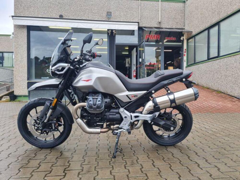 Moto Guzzi V85 Strada (2024 - 26) (4)