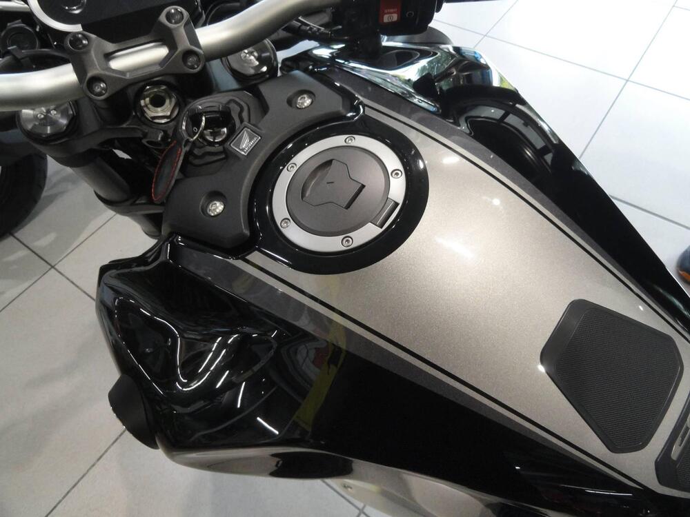 Honda CB 1000 R + Neo Sport Cafè (2019 - 20) (5)