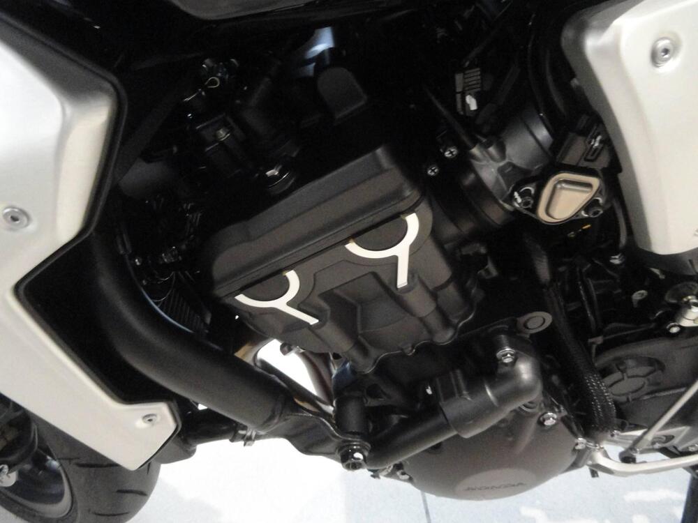 Honda CB 1000 R + Neo Sport Cafè (2019 - 20) (10)