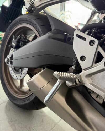 Honda CB 650 R E-Clutch (2024 - 25) usata