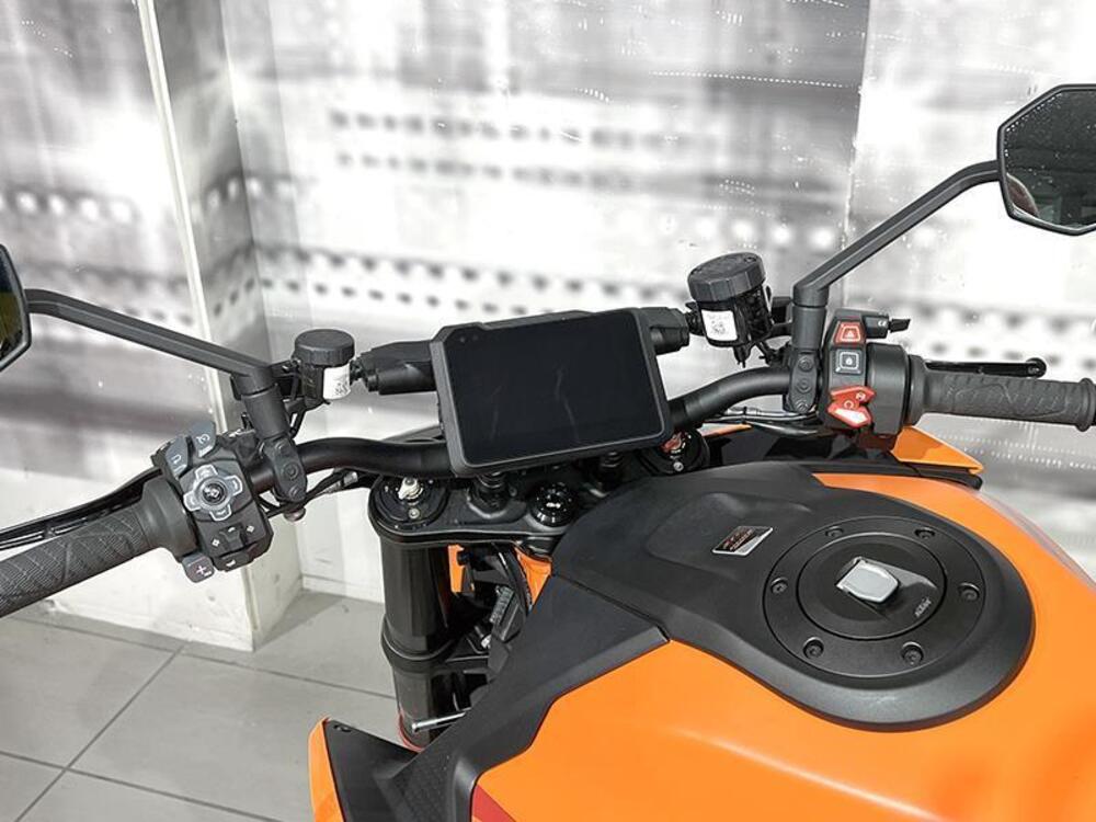 KTM 1390 Super Duke R (2024 - 26) (6)