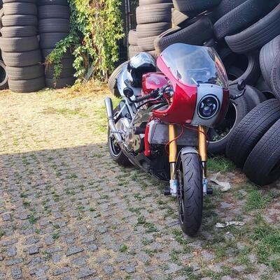 Aprilia Tuono 1000 R (2006 - 10) usata