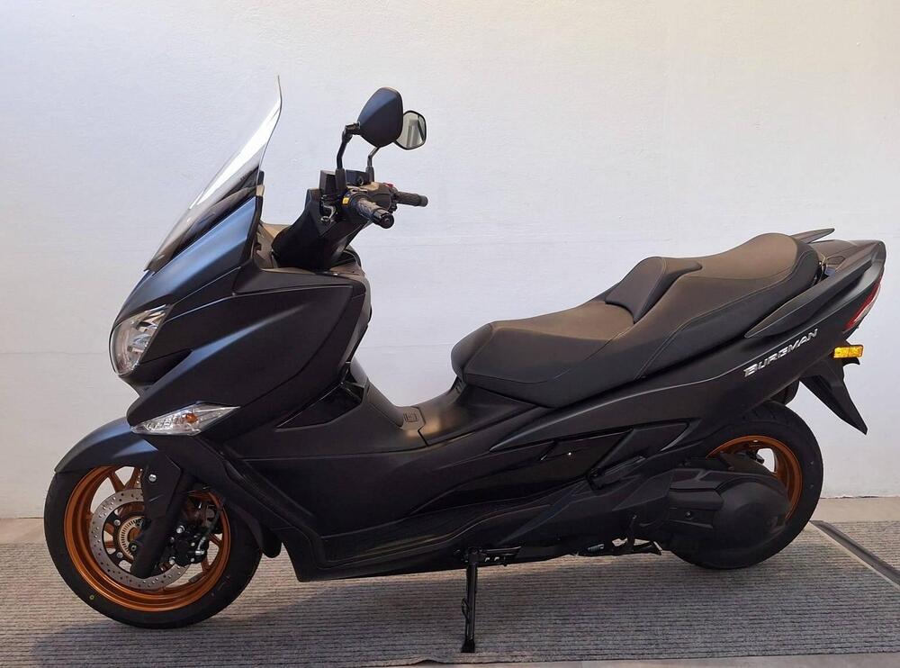 Suzuki Burgman 400 (2025) (2)