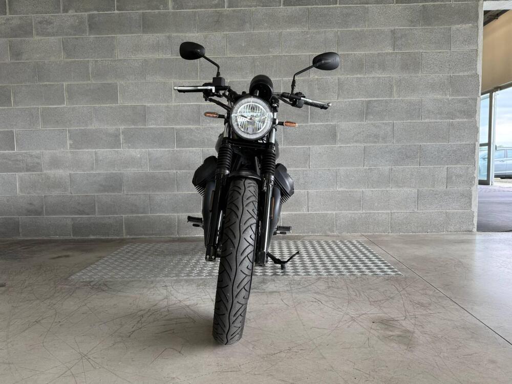 Moto Guzzi V7 III Stone (2017 - 20) (5)