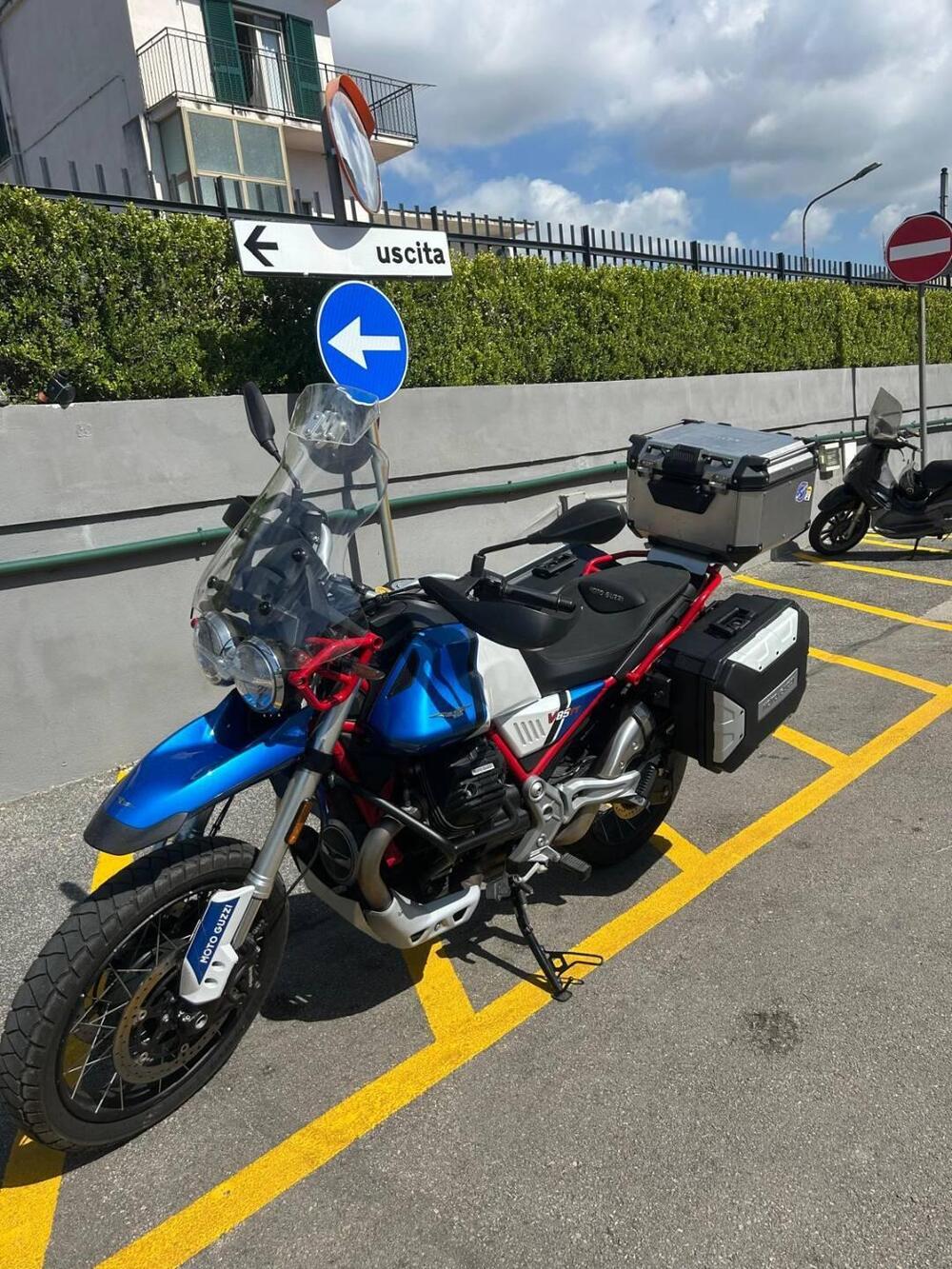 Moto Guzzi V85 TT (2024 - 26) (3)