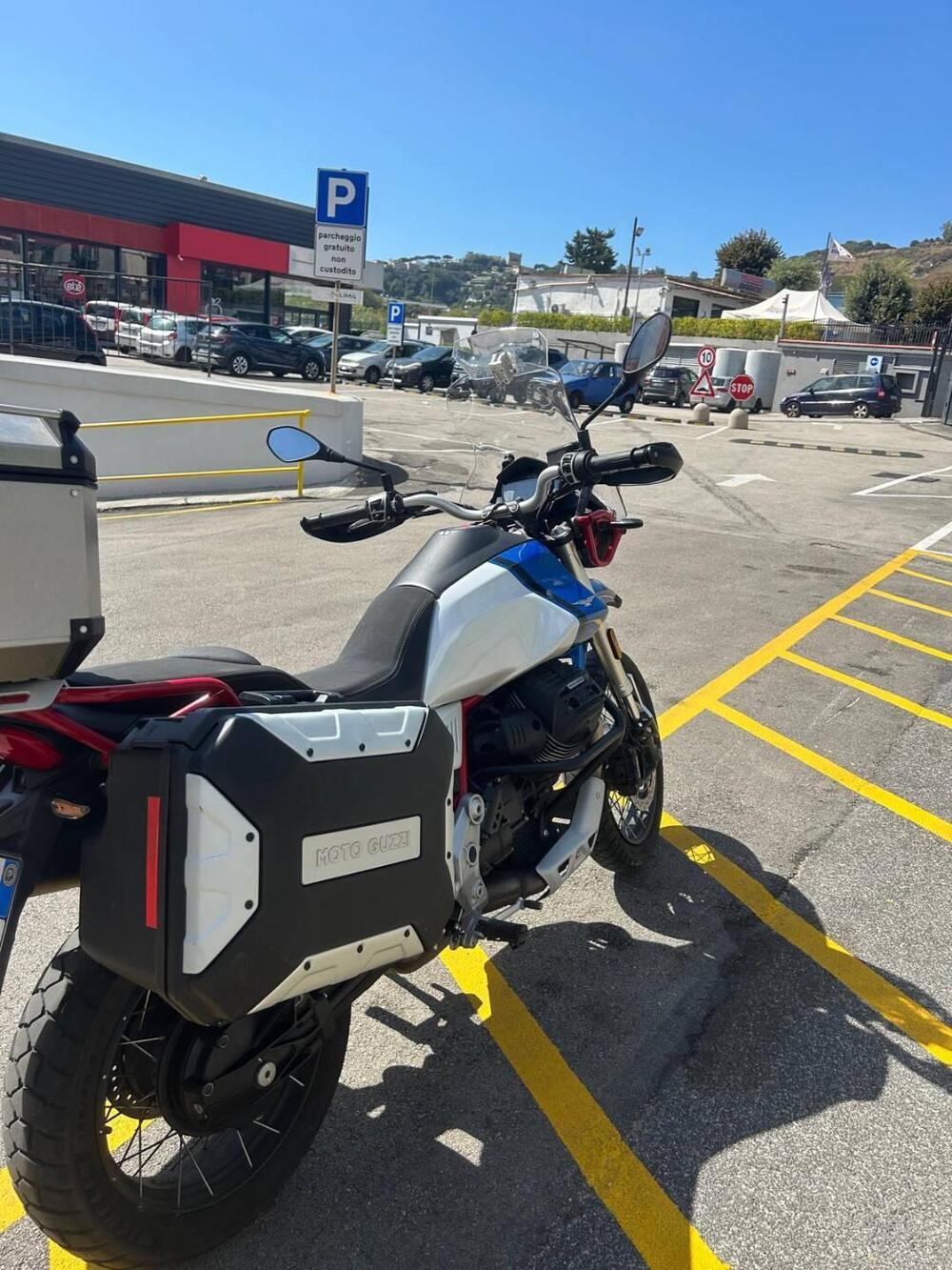 Moto Guzzi V85 TT (2024 - 26) (6)