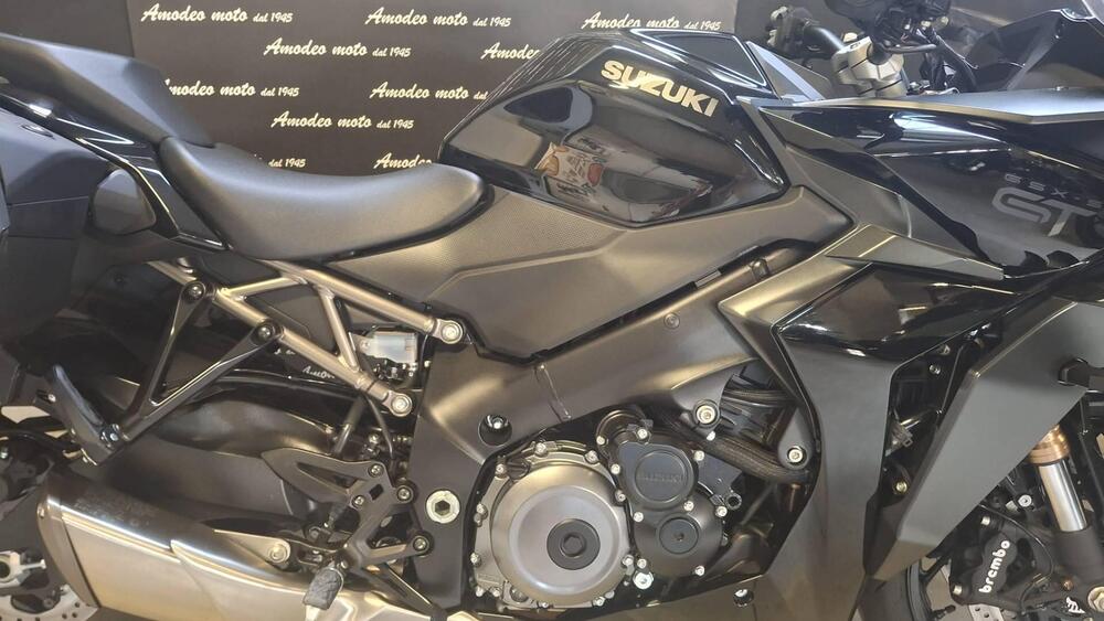 Suzuki GSX-S1000GT (2022 - 24) (5)