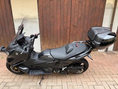 Yamaha T-Max 560 Tech Max (2022 - 24) usata