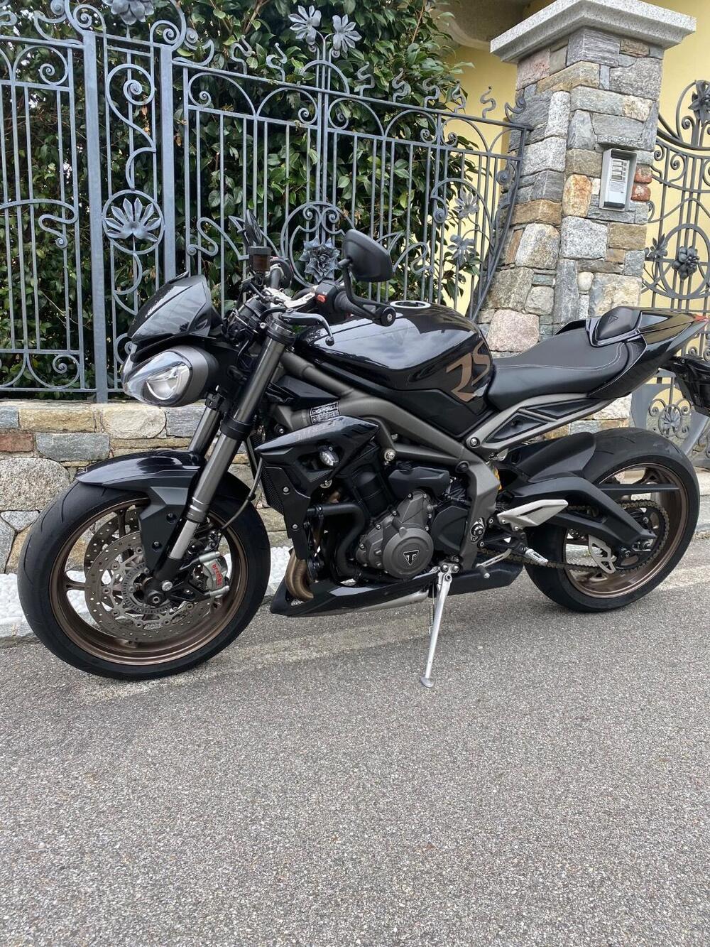Triumph Street Triple RS (2020 - 22) (4)