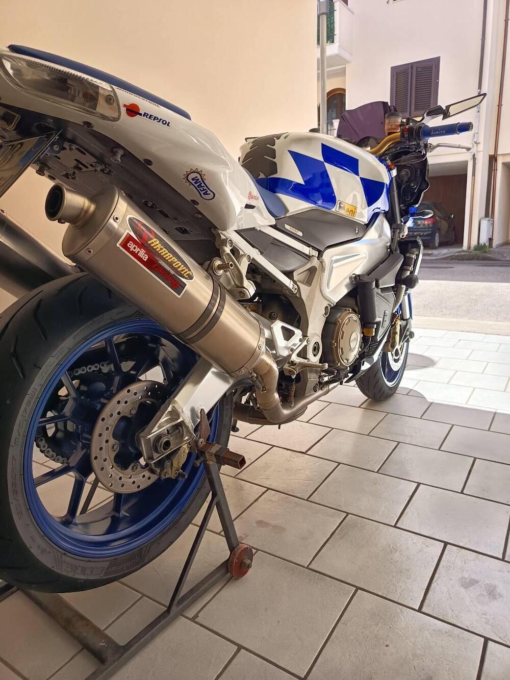 Aprilia Tuono 1000 R (2006 - 10) (4)