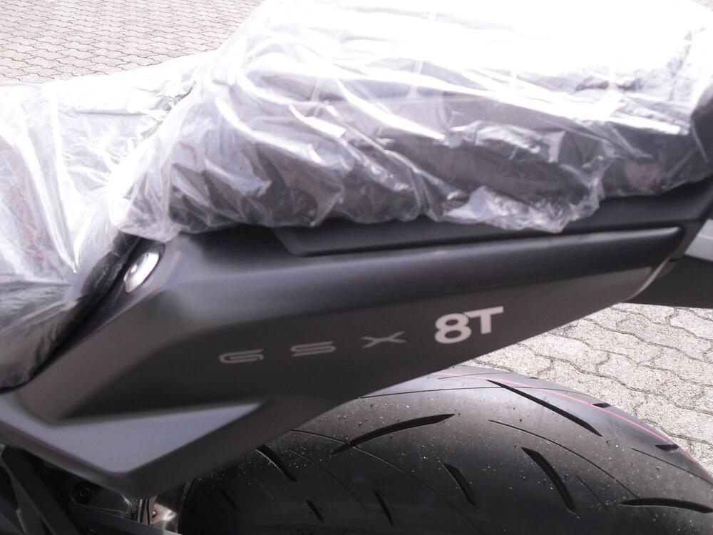 Suzuki GSX-8T (2025 - 26) (5)