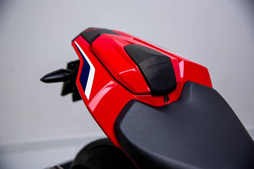Honda CBR 1000 RR-R Fireblade (2020 - 21) (10)